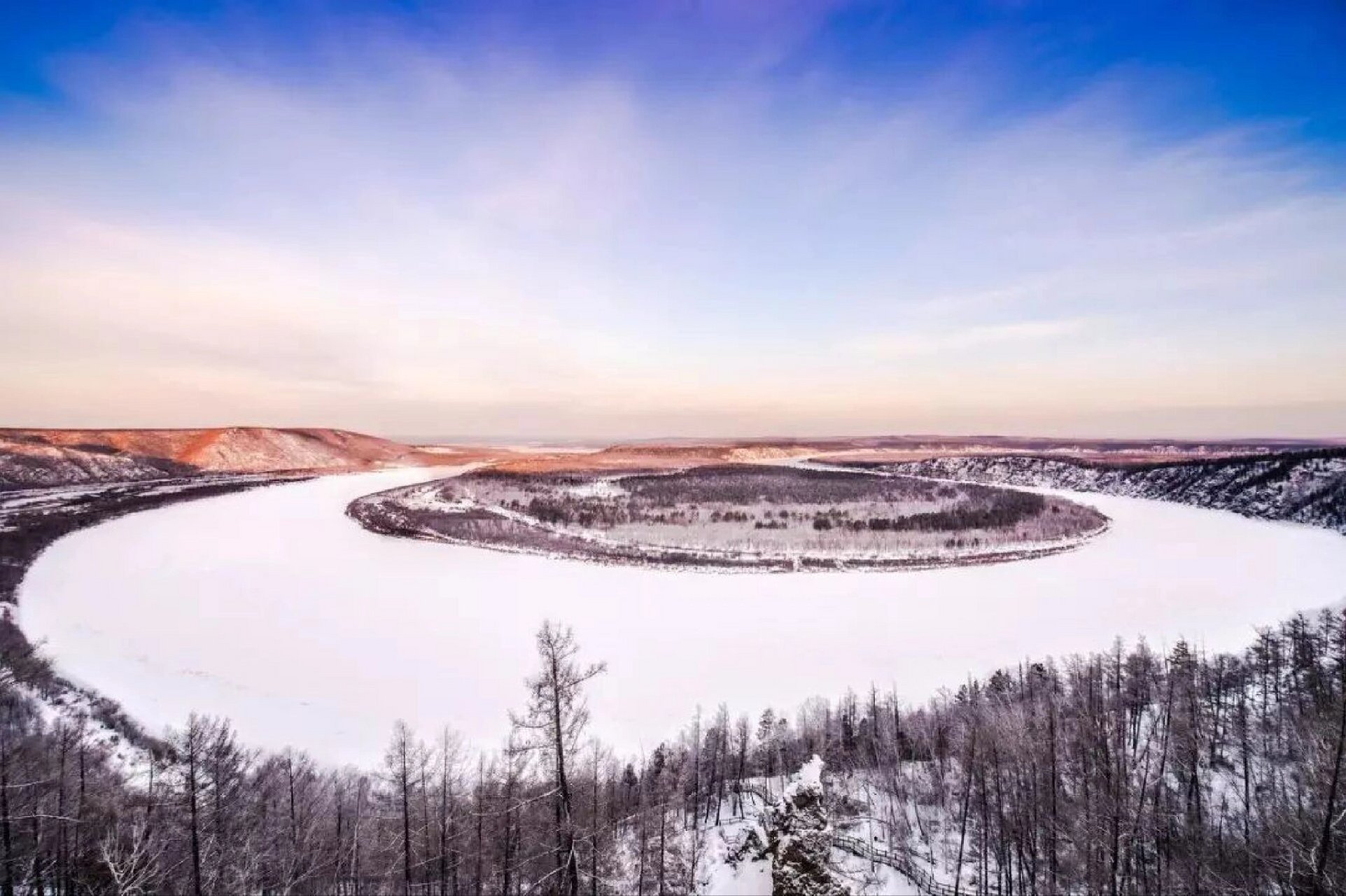 五大連池風(fēng)景區(qū),藏在黑龍江北部的寶藏地!這里有14座火山和豐富的礦泉